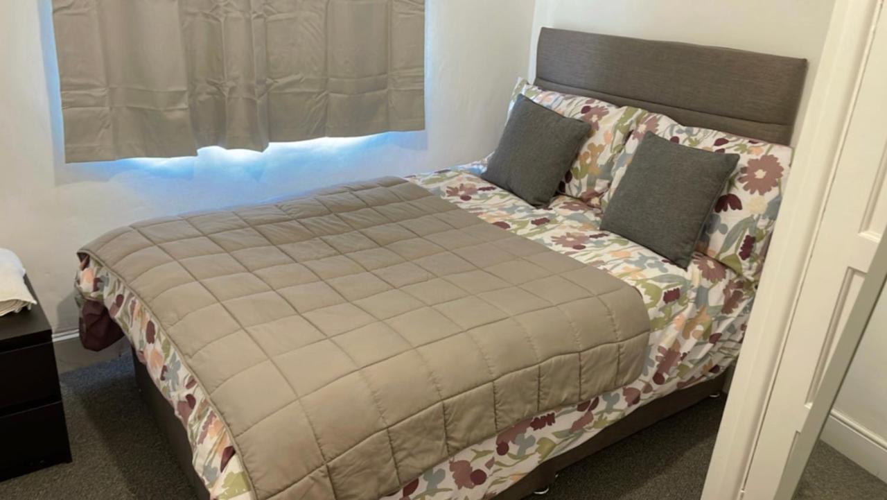 Small Room In Horfield 3 Bristol Bagian luar foto